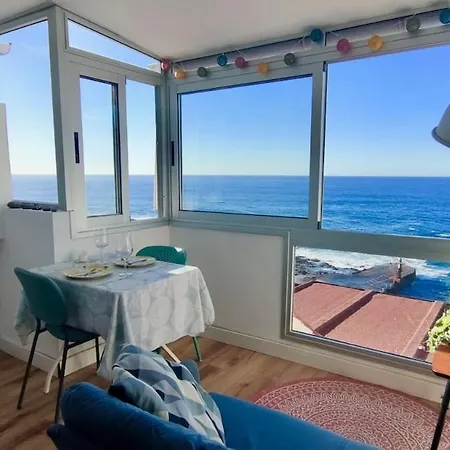 Homely With Natural Pools & Sweeping Views Apartmán *