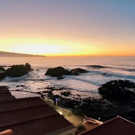 Homely With Natural Pools & Sweeping Views アパート El Pris
