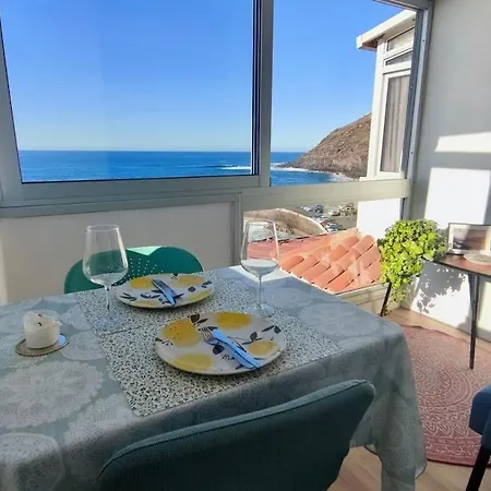 Apartmán Homely With Natural Pools & Sweeping Views *