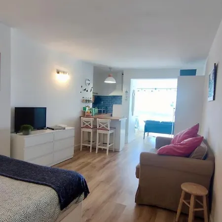 Apartmán Homely With Natural Pools & Sweeping Views El Pris